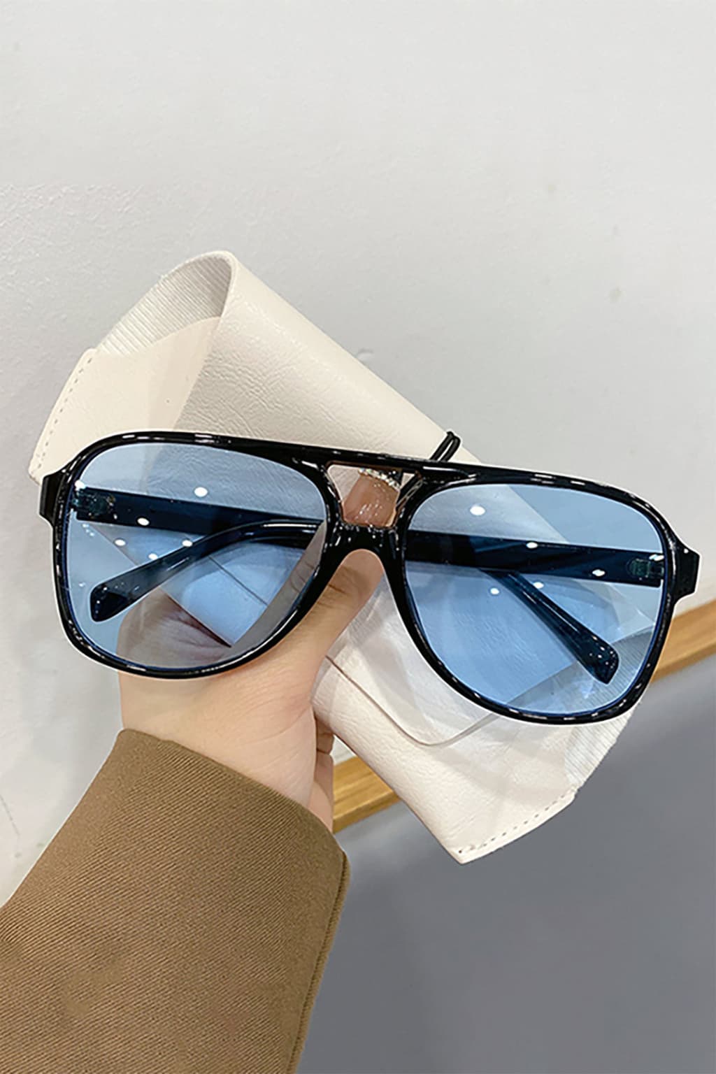 Unisex Classic Aviator Sunglasses  Full Frame Dark Lens